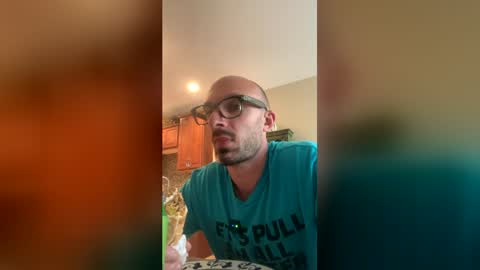 kingdaddysayless online show from 07/07/26, 08:13