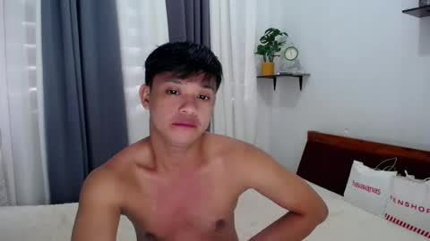 Snapshot of kingdomcum96 chatting on 05/28/26, 01:36 kingdomcum96 online show from 05/28/26, 01:36