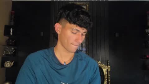 Snapshot of kingparker1 chatting on 12/12/24, 04:15 A L E X online show from 12/12/24, 04:15