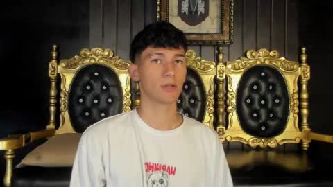 Snapshot of kingparker1 chatting on 12/29/24, 05:31 A L E X online show from 12/29/24, 05:31