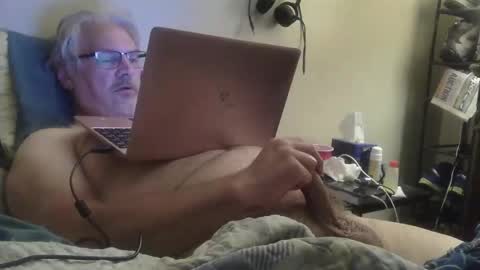 kingtongue10 online show from 05/01/26, 06:40
