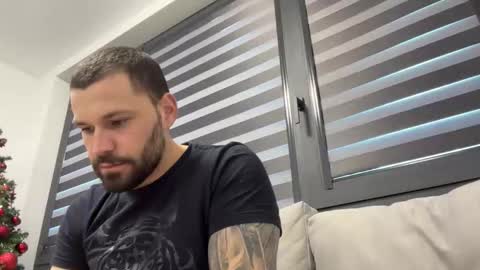 Snapshot of kingvortexxx chatting on 12/22/25, 08:22 kingvortexxx online show from 12/22/25, 08:22