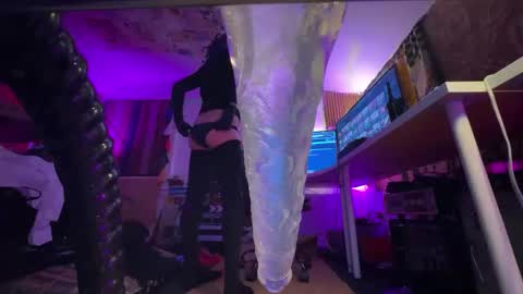 Nikki online show from 03/29/26, 10:37