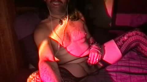 Snapshot of kinky122kev chatting on 09/13/25, 01:27 Southlonguy online show from 09/13/25, 01:27