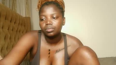 Lola online show from 01/17/26, 01:16