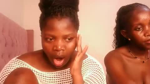 Lola online show from 02/21/26, 11:00