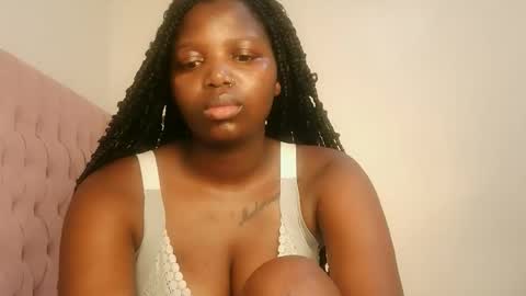 Lola online show from 03/03/26, 07:47