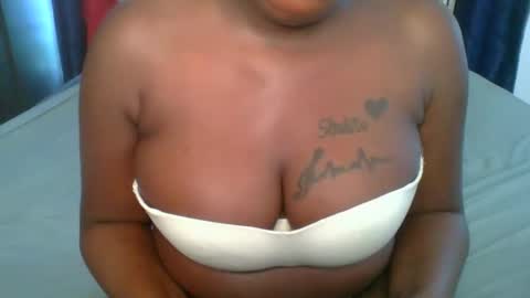 Snapshot of kinky_roey chatting on 12/15/25, 08:40 kinky_roey online show from 12/15/25, 08:40