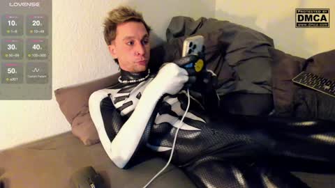 kinky_spidey online show from 12/15/24, 08:25