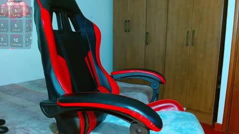 Snapshot of kinkybabies_ chatting on 02/06/26, 06:51 Mercury online show from 02/06/26, 06:51