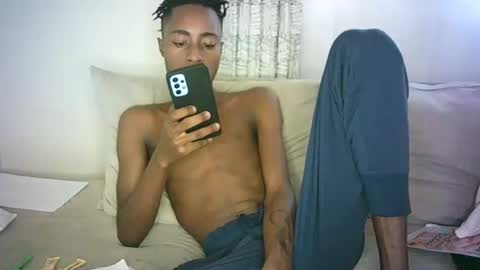 Snapshot of kinkybby_ chatting on 01/03/25, 12:52 kinkybby_ online show from 01/03/25, 12:52