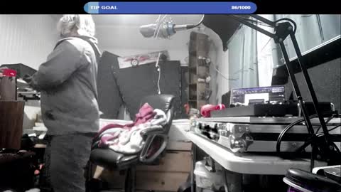 Snapshot of kinkybiguy14 chatting on 09/16/25, 12:44 Kinky Cassie online show from 09/16/25, 12:44