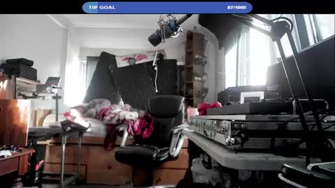 Snapshot of kinkybiguy14 chatting on 09/16/25, 12:50 Kinky Cassie online show from 09/16/25, 12:50