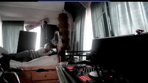 Snapshot of kinkybiguy14 chatting on 10/05/25, 10:18 Kinky Cassie online show from 10/05/25, 10:18