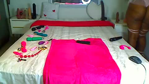KinyBunz online show from 06/20/26, 02:47