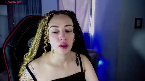  Sara  online show from 11/21/25, 05:33