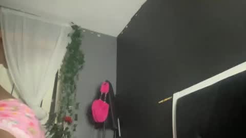 Bunniii online show from 12/21/24, 10:06