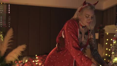 kinkylina_ online show from 12/23/24, 12:52