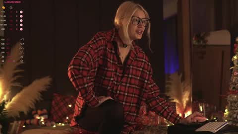 kinkylina_ online show from 01/01/25, 11:16