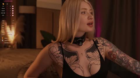 kinkylina_ online show from 01/29/25, 01:49