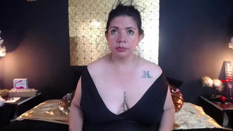 kinkyy_mom online show from 04/15/26, 08:42
