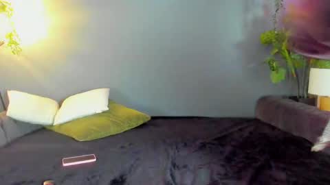 kira_exe online show from 03/27/26, 11:32