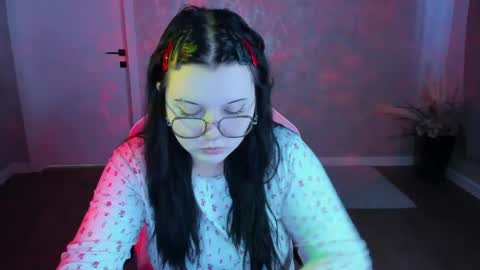 kira online show from 04/06/26, 01:03