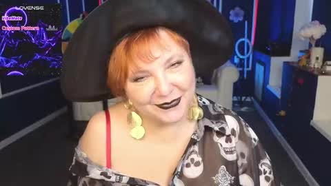 Kira Kennet online show from 10/26/25, 08:42