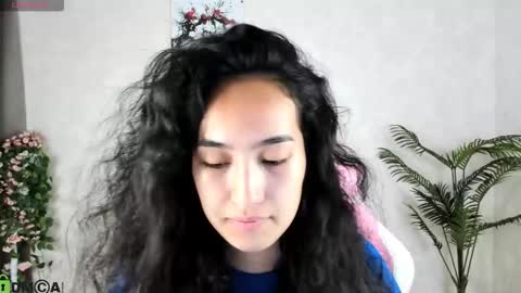 Aura online show from 09/17/25, 03:41