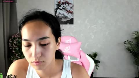 Aura online show from 09/21/25, 03:41