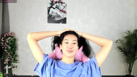 Aura online show from 09/24/25, 04:16