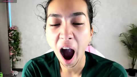 Aura online show from 09/26/25, 03:43