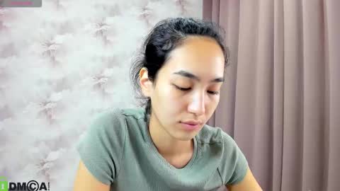 Aura online show from 10/01/25, 04:07