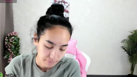 Aura online show from 10/28/25, 02:59