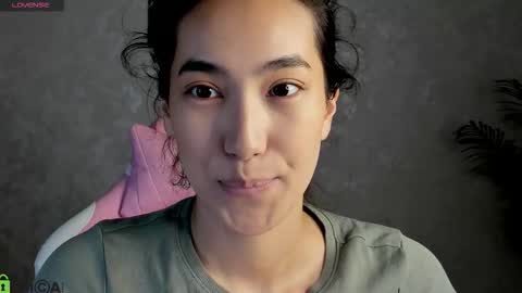 Aura online show from 11/21/25, 03:27