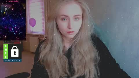 Snapshot of kira_love_sleep chatting on 04/16/26, 04:30 you know thumb up me please its important online show from 04/16/26, 04:30