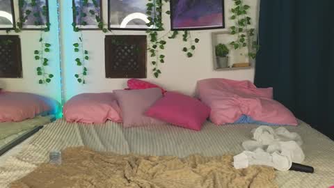 Kira online show from 01/10/25, 11:18