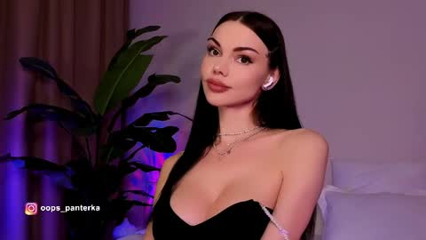 Kira and friends online show from 05/03/26, 07:31