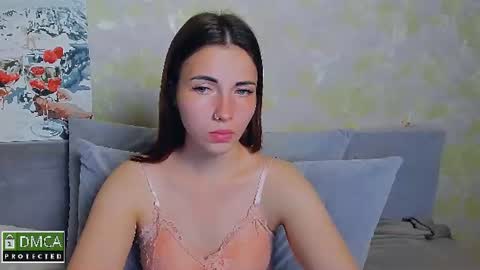 Kira  online show from 06/17/26, 06:53