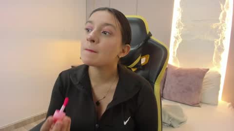 Snapshot of kira_relish chatting on 04/09/26, 11:15 K I R A online show from 04/09/26, 11:15