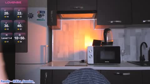 Kira online show from 02/19/25, 11:38