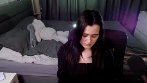 Kira  follow me  online show from 12/28/24, 01:29