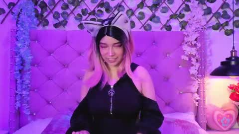 Kira online show from 05/04/26, 08:49