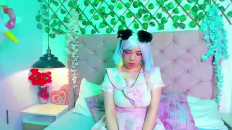 Kira online show from 05/26/26, 08:05