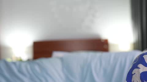 kira bloom online show from 04/11/26, 07:45