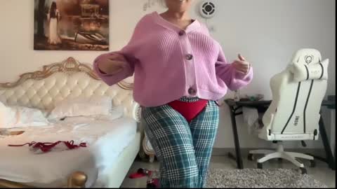 KiraDivine online show from 10/10/25, 01:10