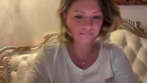 KiraDivine online show from 01/08/26, 01:57