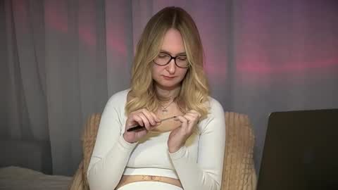 Snapshot of kirafatex chatting on 11/15/25, 02:46 KiraFatex online show from 11/15/25, 02:46