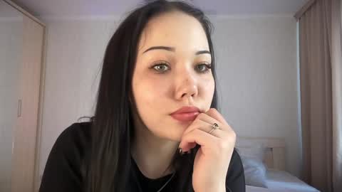 kirakira11 online show from 04/19/26, 08:24