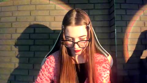 Snapshot of kirakittenn chatting on 12/18/25, 08:15 kirakittenn online show from 12/18/25, 08:15